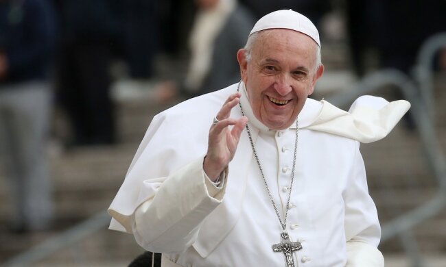 Папа Римський, фото з вільних джерел