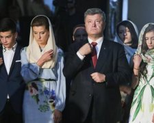 Гости были спецагентами: семью Порошенко "случайно" заметили в ресторане 