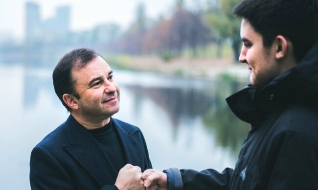 Виктор Павлик с сыном, фото: Lifestile