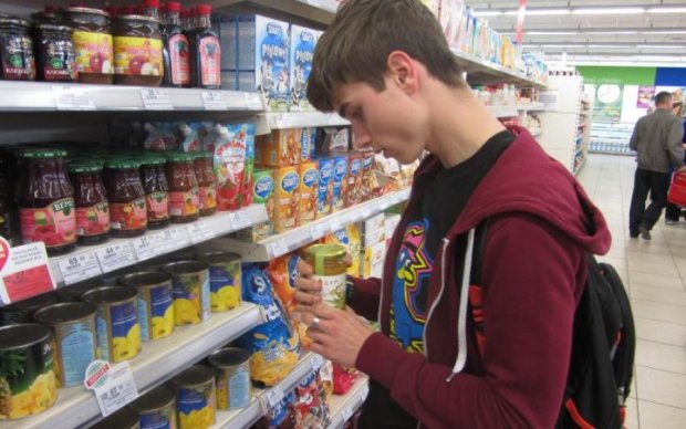 Зіпсований товар, отруєння чи кіт у цукрі: куди скаржитися на супермаркети
