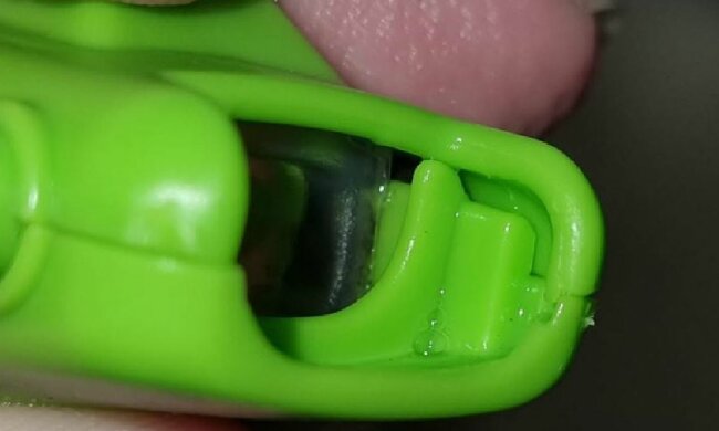 Черная плесень на детских бутылочках, фото: Facebook