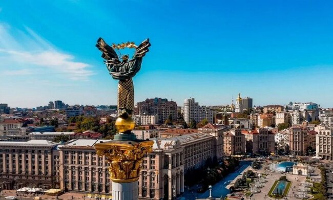 Оркестр ДСНС на Контрактовій площі у День Києва