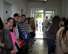 Там погано, але паспорт дайте: як шанувальники "немитої" ставляться до безвізу