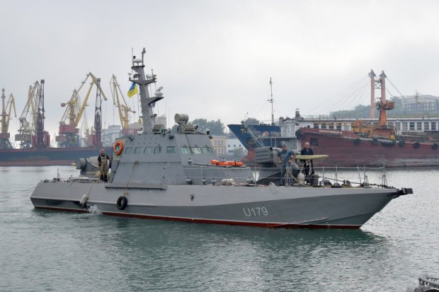 Возле Азовского моря засекли российскую военную технику, Украина готова к атаке в любой момент