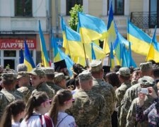 Для "Межигорья" Косюка земля нашлась: героев АТО решили поселить на свалке