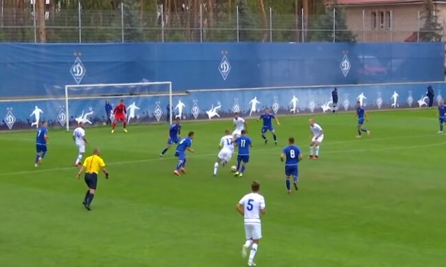 Мирча Луческу отправил двух игроков основного состава "Динамо" играть в другую лигу