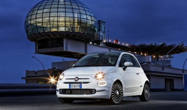  Fiat показал обновленный хэтчбек 500 (фото)