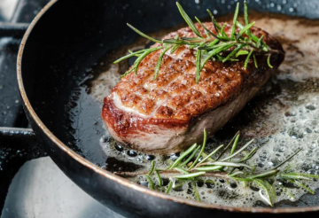 М'ясо на сковороді