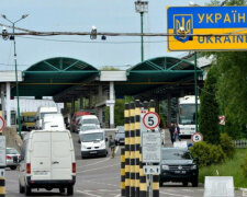 Ледь живі та з пневмонією: українець переправляв через кордон 13 нелегалів у холодильнику