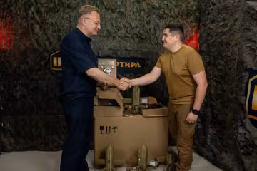 Андрей Садовый и командир 122 бригады ТрО