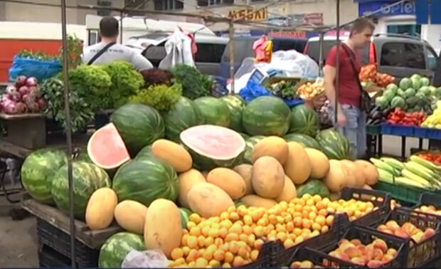 В Тернополе торгуют "отравленными" арбузами