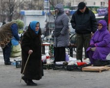 Перерахуємо, підвищимо, заживемо: Гройсман знову почав марити про пенсії