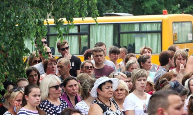З'явилися подробиці похорону вбитої Даші Лук'яненко: плакали навіть чоловіки, чутно нелюдський крик