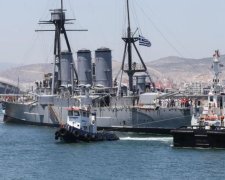 Поцілунок Лесбосу: торговці взяли на абордаж військовий корабель