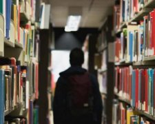 Яка хитромудра схема! Студентів змушували дарувати землю чиновникам