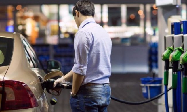 Газ на заправках продолжает бить рекорды