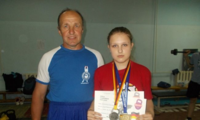 17-річна українка стала чемпіонкою світу з гирьового спорту