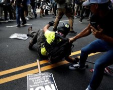 Кровопролитні сутички в США: пацифізм Трампа обурив політиків