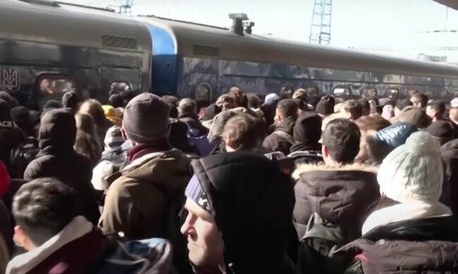 Евакуація. Фото: скрін youtube