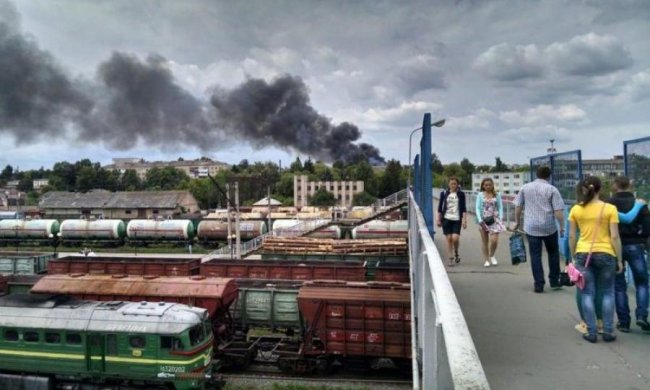 Спалахнувший вагон мало не знищив цілу станцію: відео