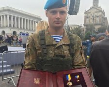 Український герой хотів відмовитися від нагороди заради бойових товаришів