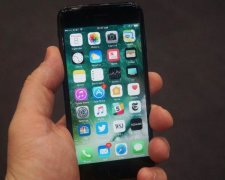 Тупий росіянин судиться з Apple через вкрадений iPhone