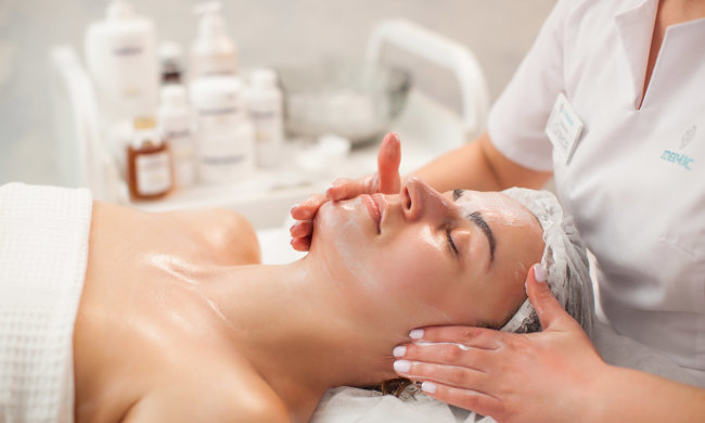 Молодість за копійки: ці аптечні препарати розгладять зморшки не гірше за дорогі креми