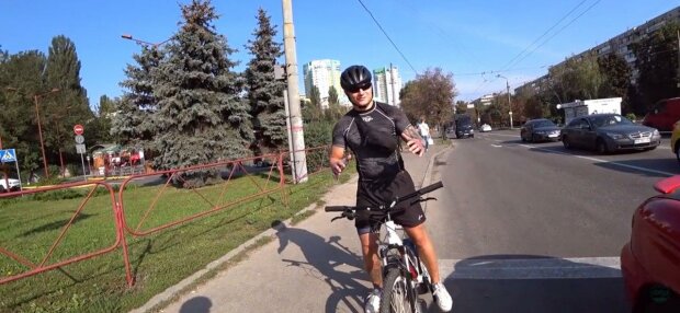 В Запорожье велосипедист попал на деньги из-за любимого развлечения Кличко