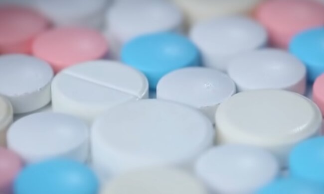 Таблетки, кадр з відео