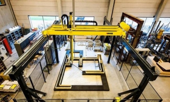 3D-принтер друкує крихітні деталі бетоном