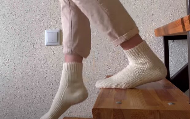 Шкарпетки. Фото: скрін youtube