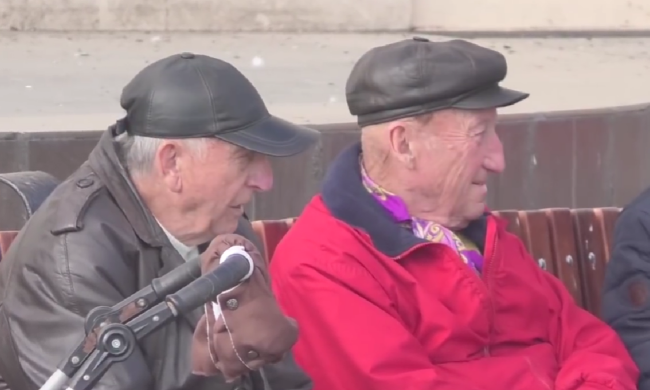 Пенсіонери. Фото: скрін youtube