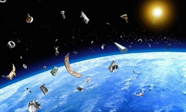 Росія захламила навколоземну орбіту