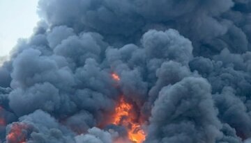 Пожежа на НПЗ Лукойл у Волгограді після атаки дронів