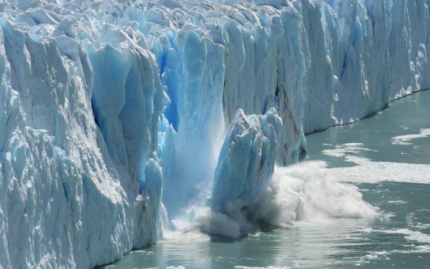 Рождение гигантского айсберга показали в сети