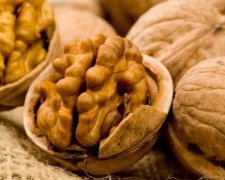 В Україні грецькі горіхи закуповують за безцінь