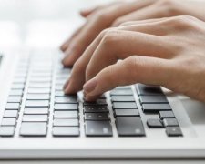 Facebook будет "вытирать" давние сообщения пользователей