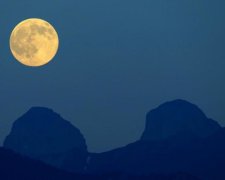 Повний місяць 26 серпня: що чекає на всіх знаків Зодіаку