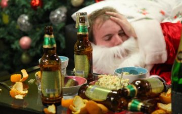 Українцям розповіли, як відновити організм після хмільних свят