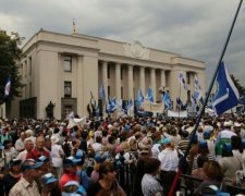 Нардеп звинуватив профспілку в потуранні агресору