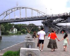 В Днепре на берегу обнаружили "ковер" из мертвых тел - нечеловеческая жестокость, город умоляет о помощи