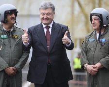 Порошенко оценил первый полет АН-132Д