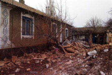 Обстріли, фото з фейсбук