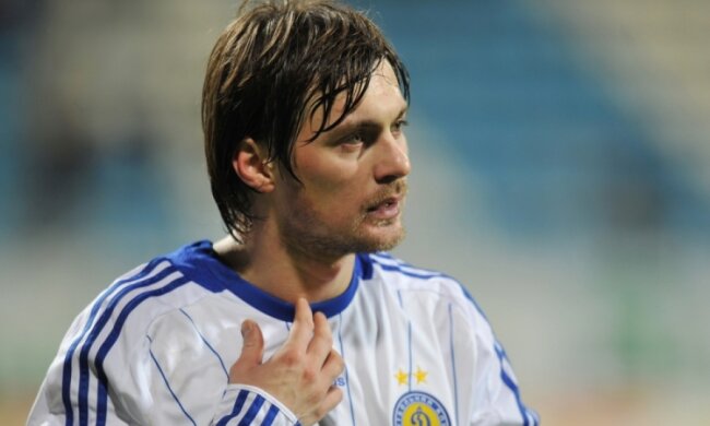 Скандальний екс-форвард Динамо сфотографувався на фоні бару-ресторану