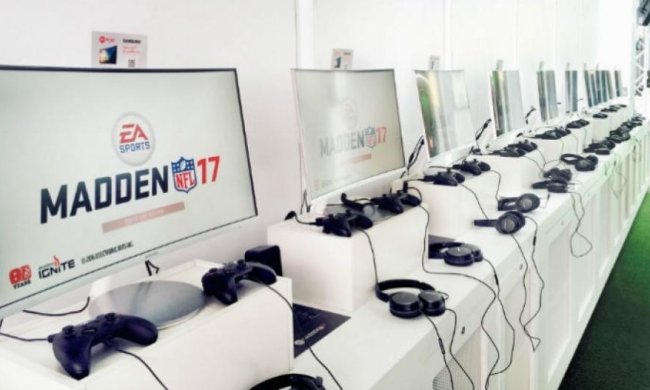 Samsung хоче підкорити ігроманів дивним монітором