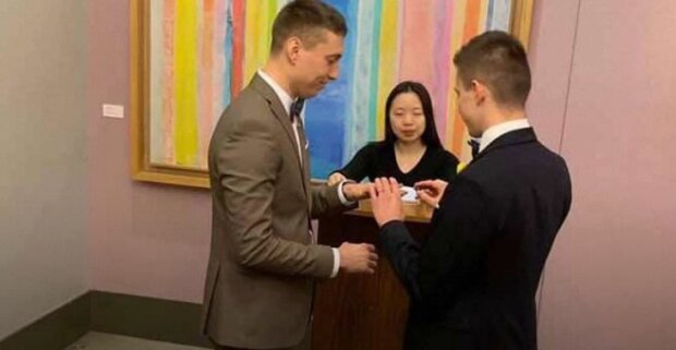 Влюбленные украинцы поженились в США: "6 лет боролись за гейский брак"