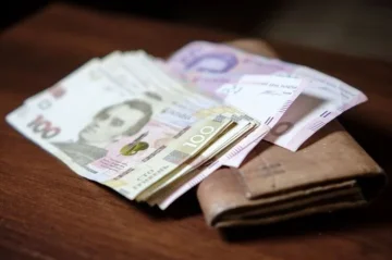 Пенсії ВПО та жителям ТОТ: як поновити виплати