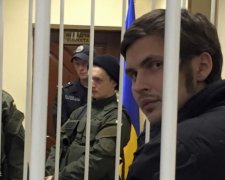 Бійця АТО Тицького з поламаною рукою відпустили під домашній арешт