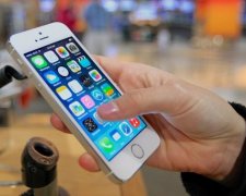 Apple змушують «зламати» 12 смартфонів за законом 1789 року
