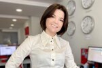 Маричка Падалко в мини и колготках в сеточку передала "привет" из 90-ых: "Жена бандита"